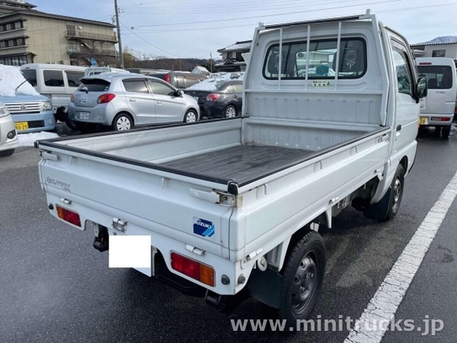 Genuine low mileage Suzuki Carry Truck is on sale. It can go to US 